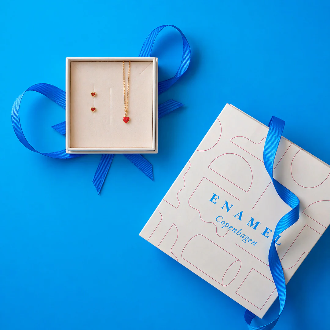 Amore Red Starter Gift Set